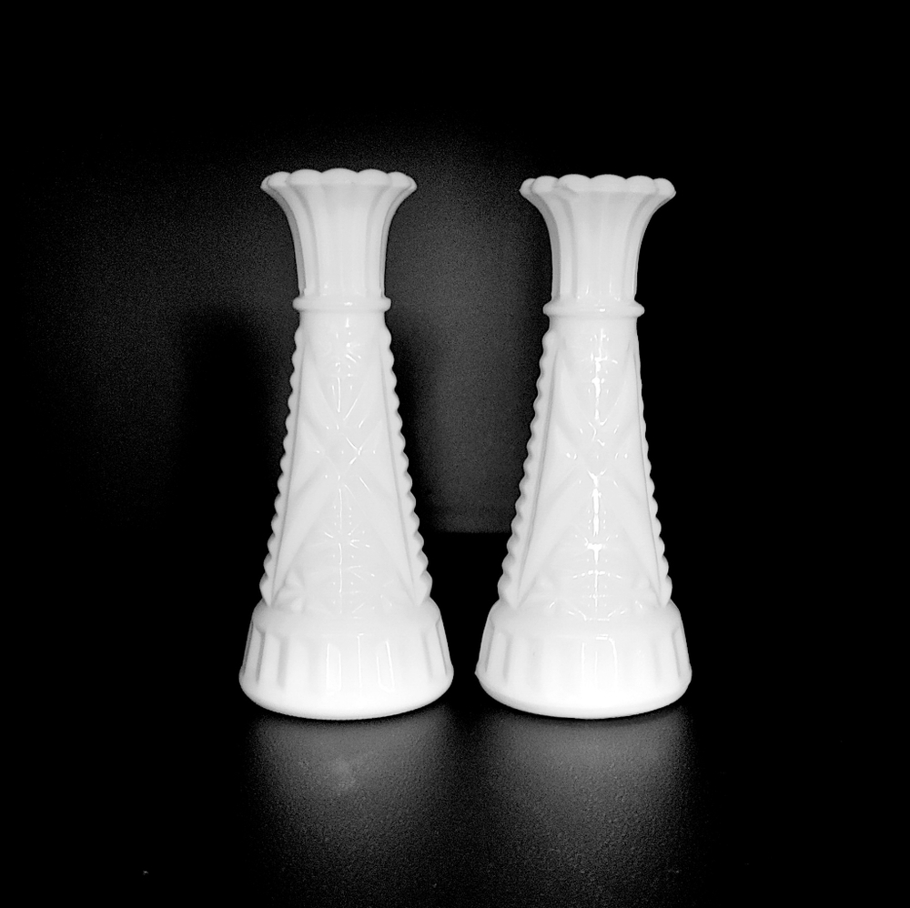 Set of 2 Milk glass bud vases